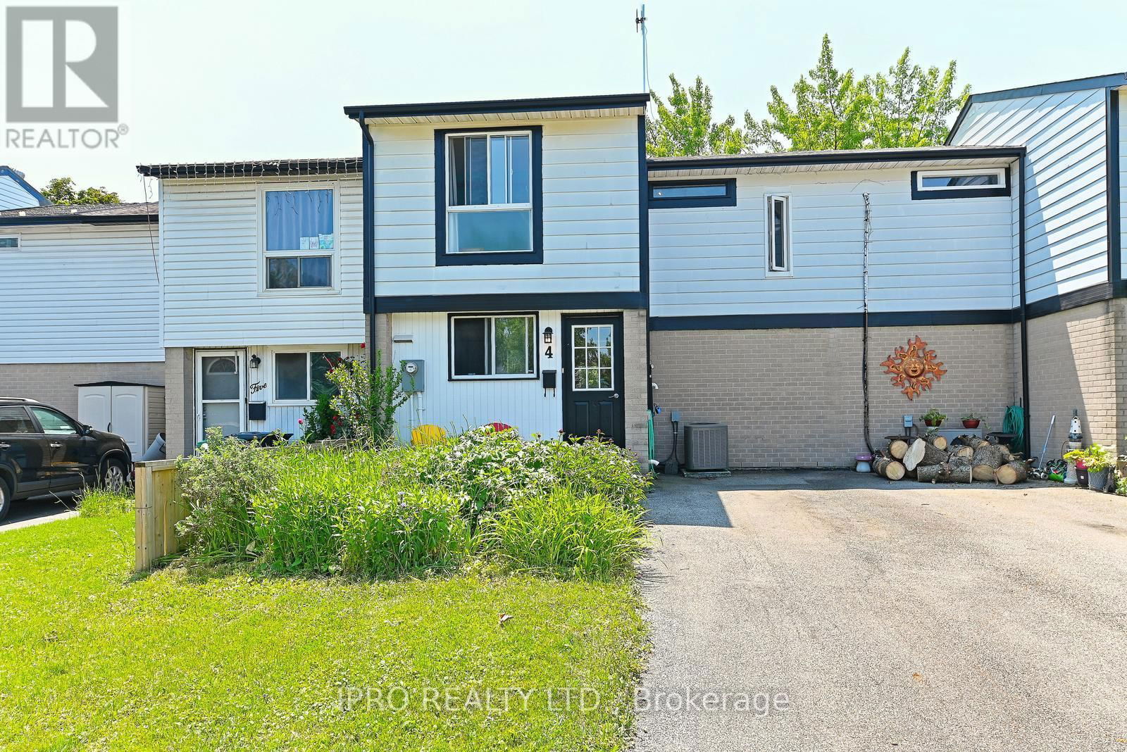 4 GREENFIELD SQUARE Image 1