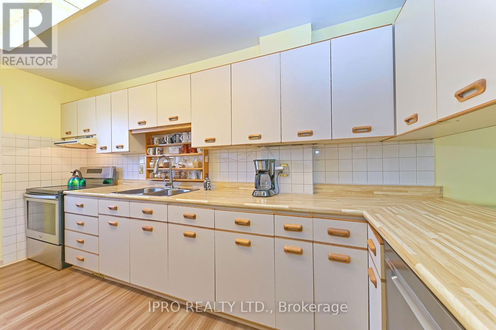 4 GREENFIELD SQUARE Image 13