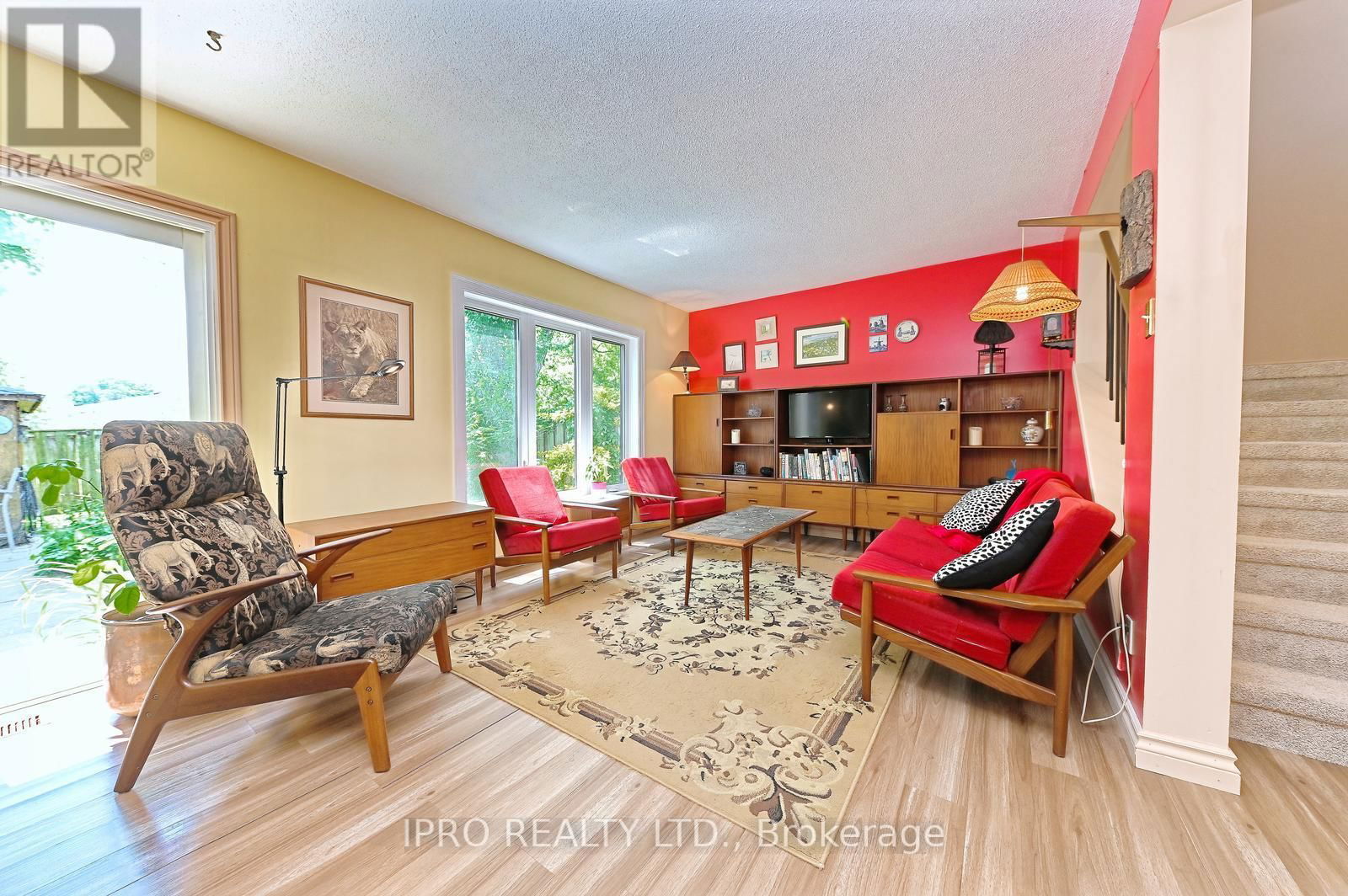 4 GREENFIELD SQUARE Image 6