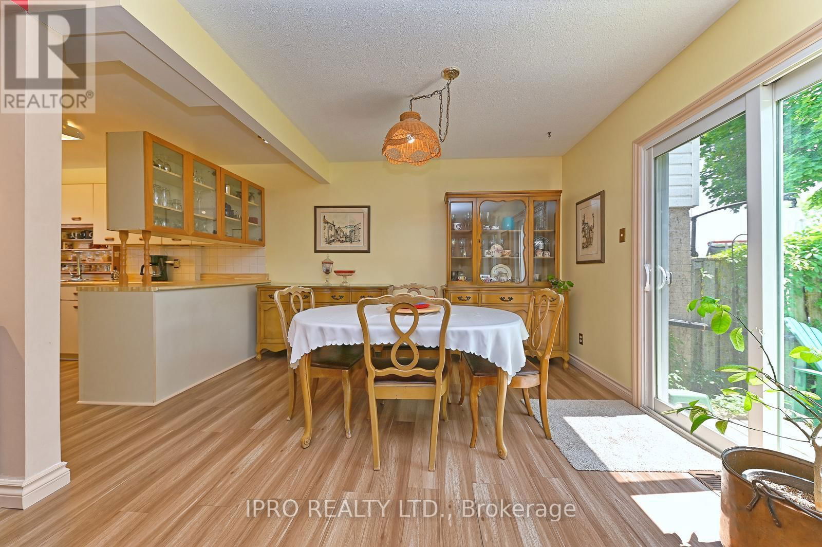 4 GREENFIELD SQUARE Image 9