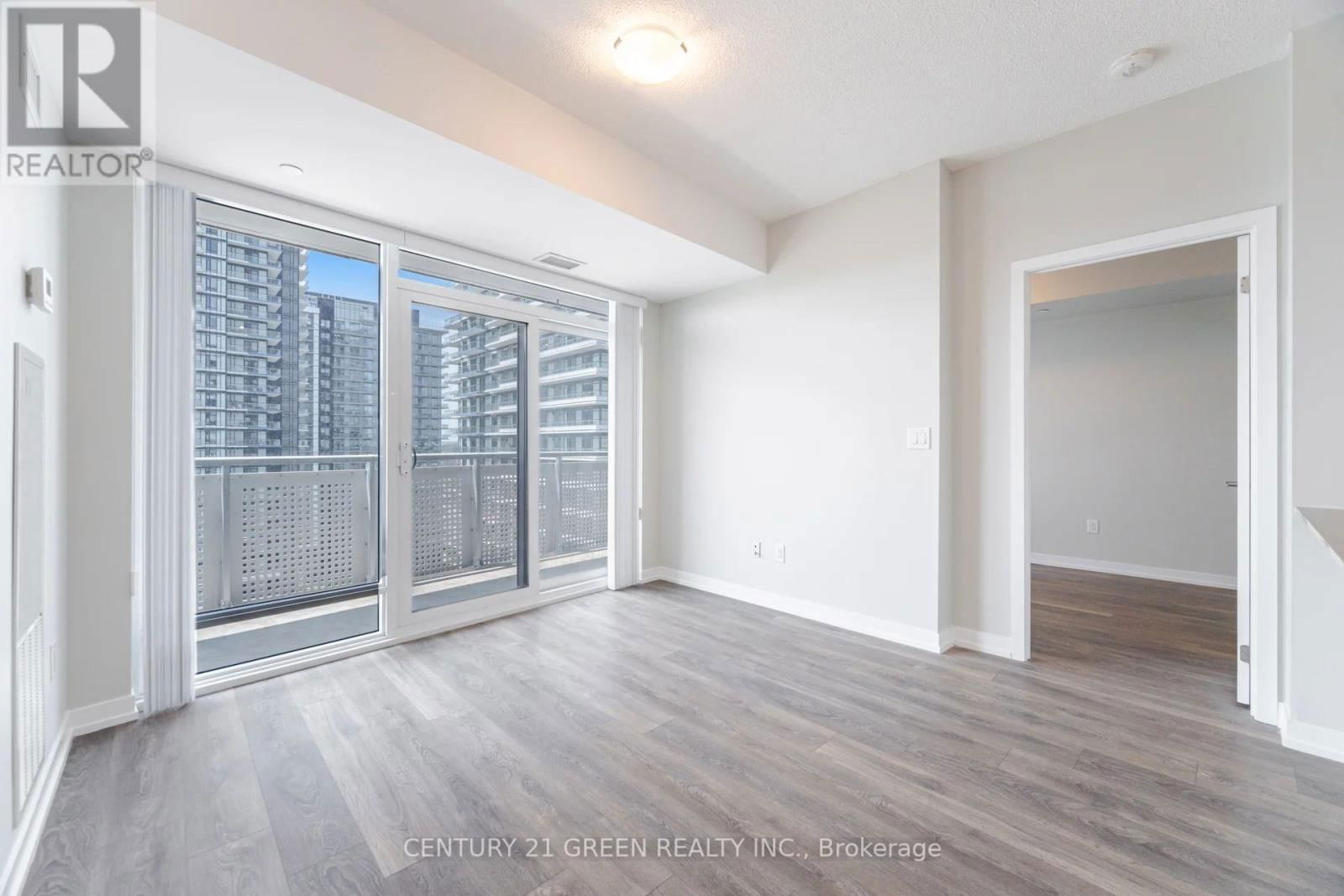 1022 - 2520 EGLINTON AVENUE WEST Image 16