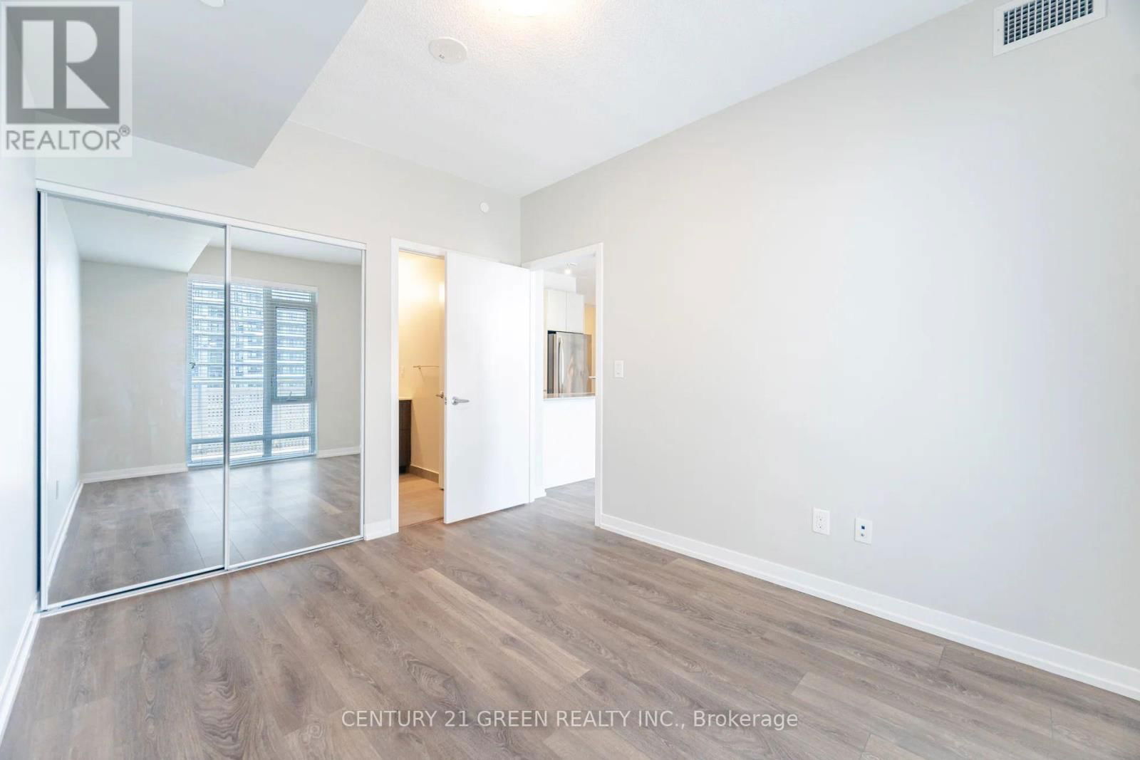 1022 - 2520 EGLINTON AVENUE WEST Image 23