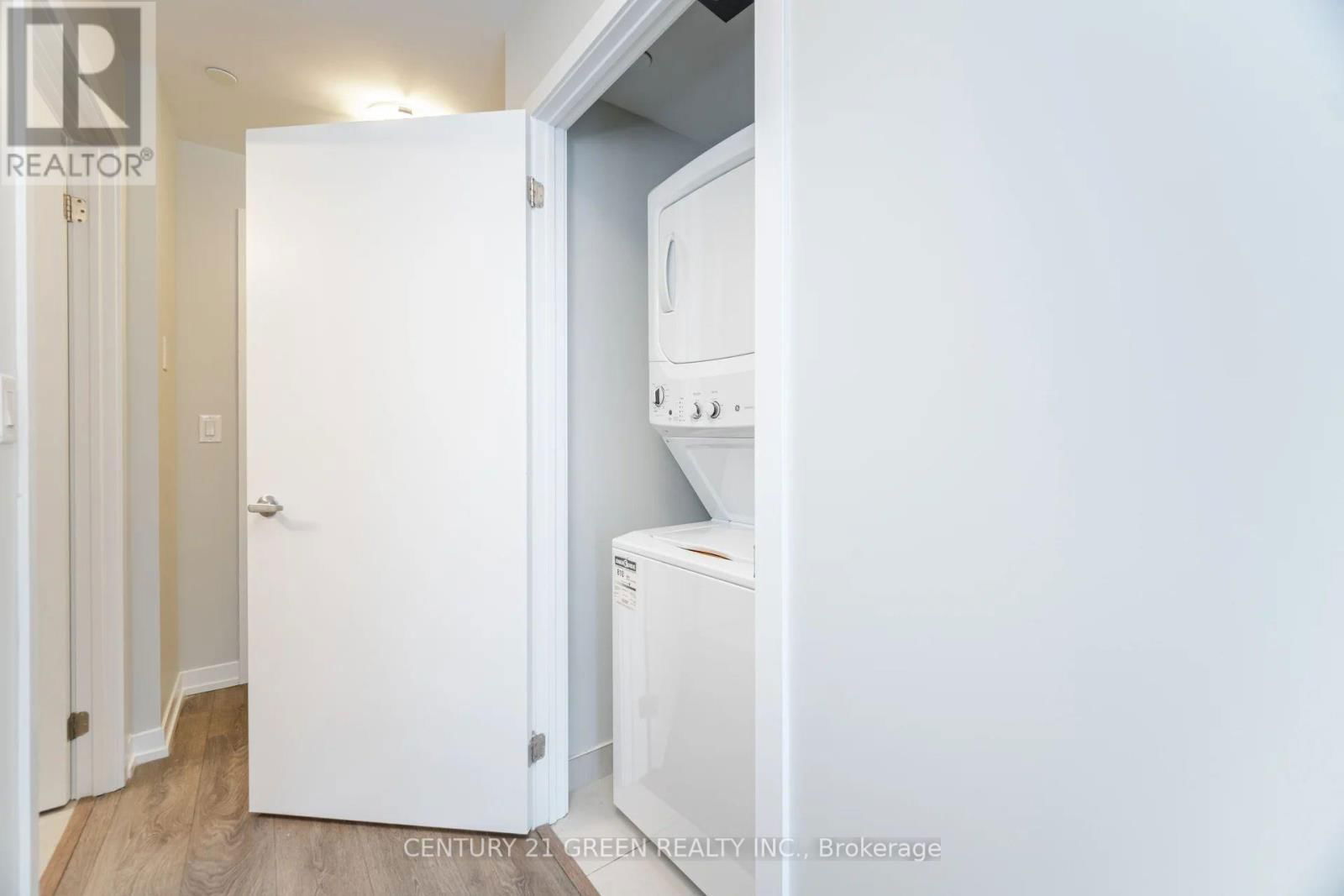 1022 - 2520 EGLINTON AVENUE WEST Image 28