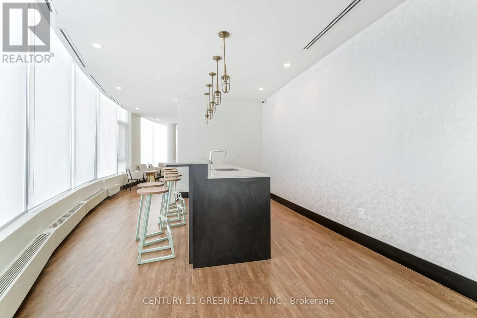 1022 - 2520 EGLINTON AVENUE WEST Image 39
