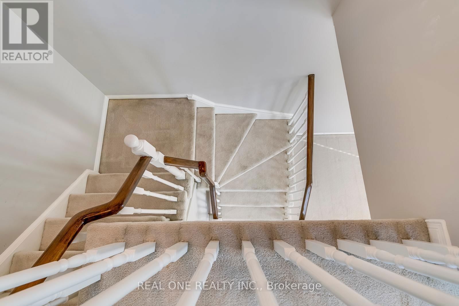 2267 MEADOWLAND DRIVE Image 29