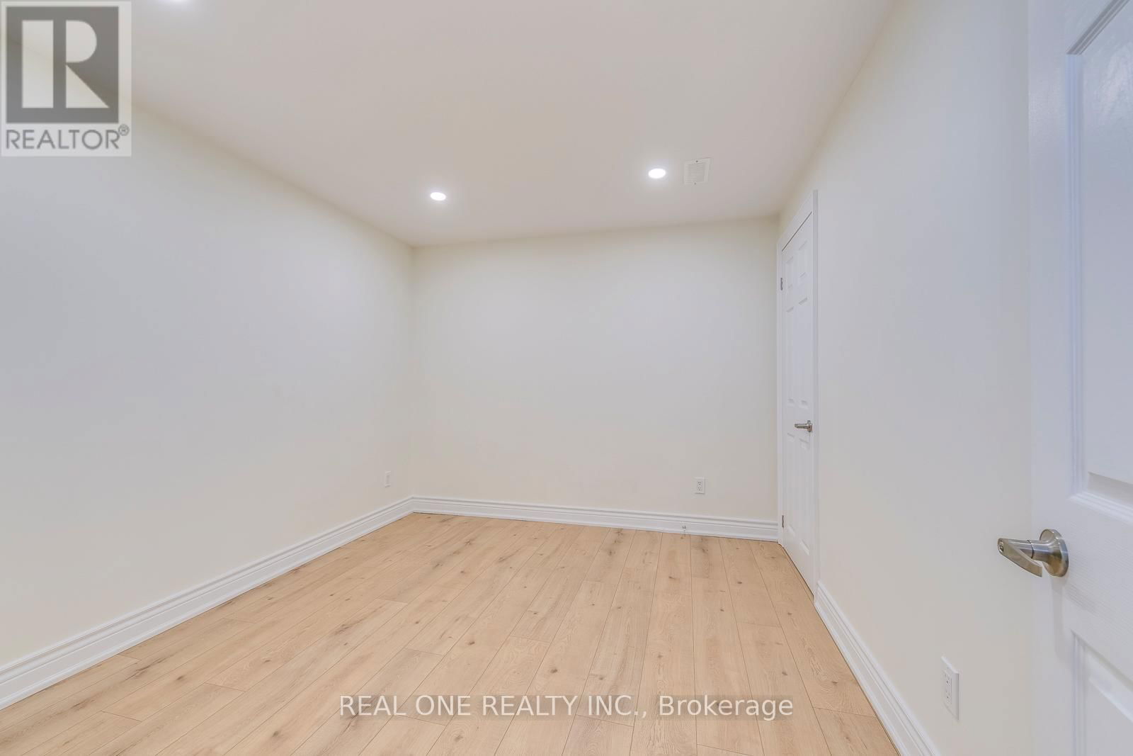 2267 MEADOWLAND DRIVE Image 42