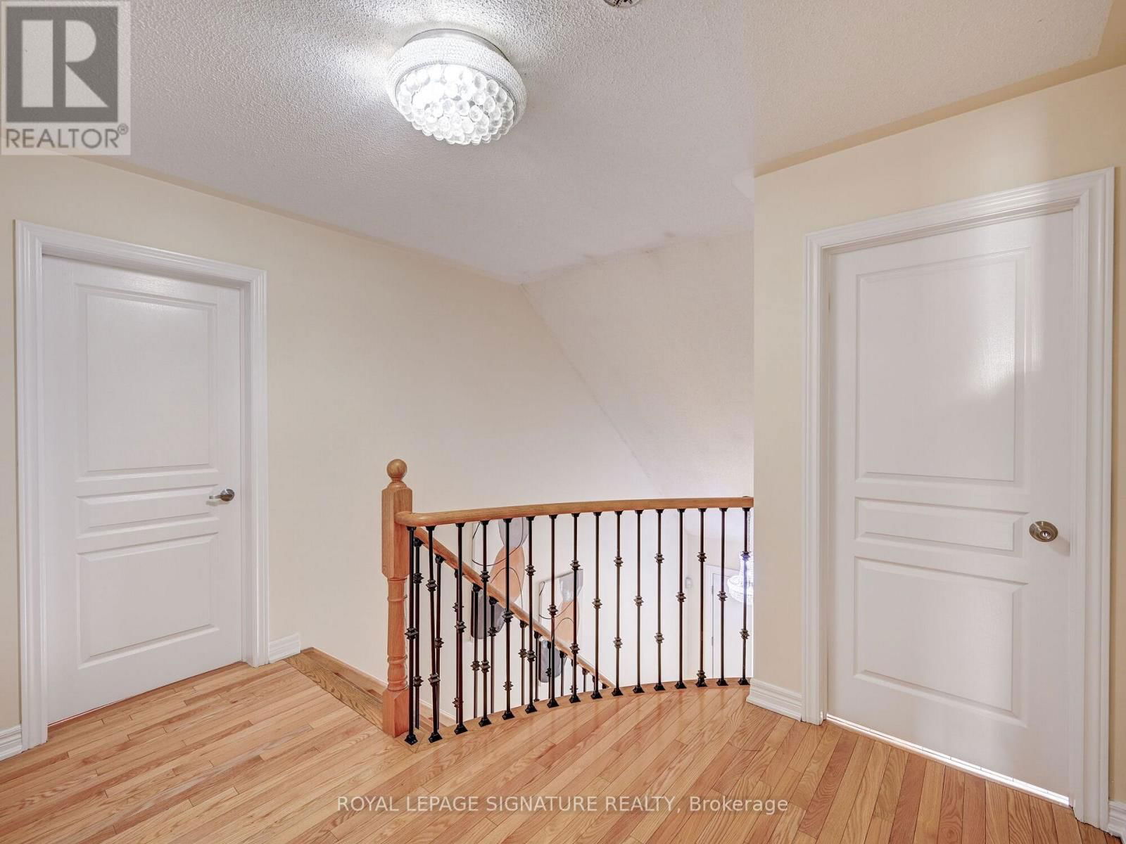 106 NAPERTON DRIVE EAST Image 24