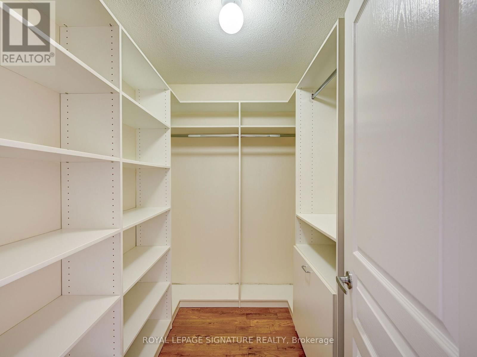 106 NAPERTON DRIVE EAST Image 31