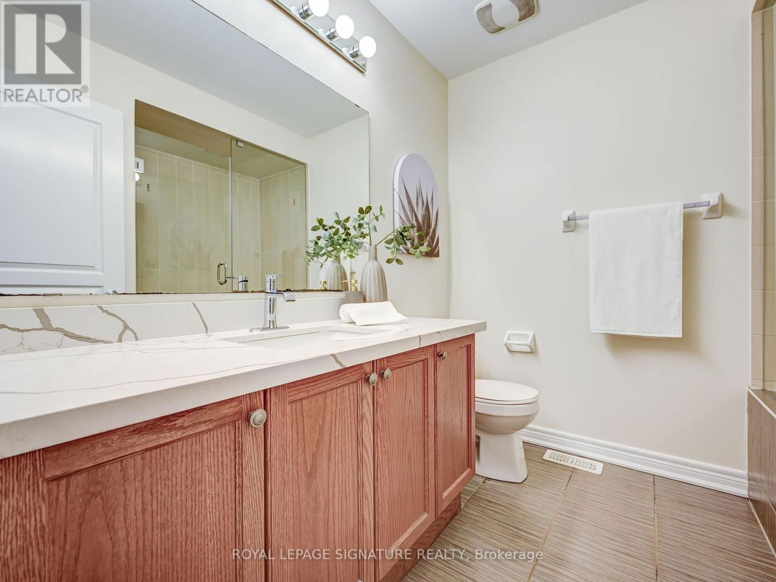 106 NAPERTON DRIVE EAST Image 36