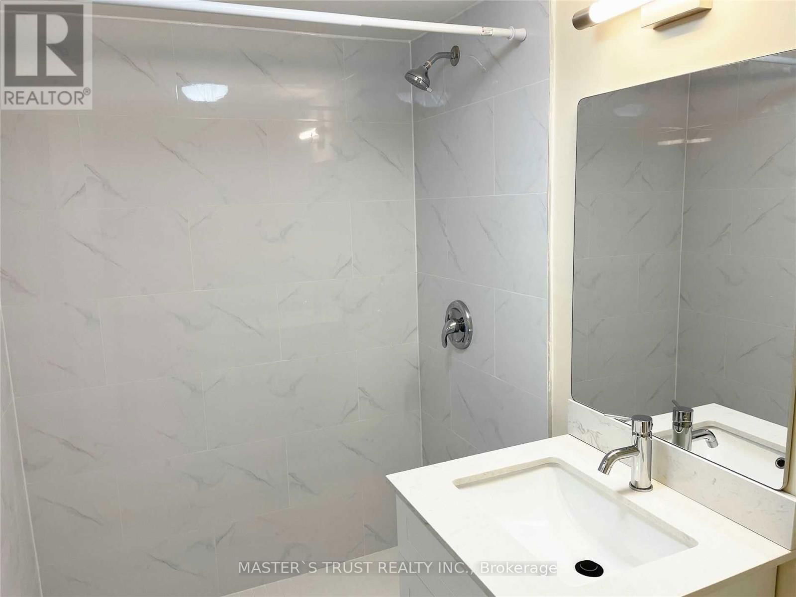 4 GATSBY SQUARE Image 16