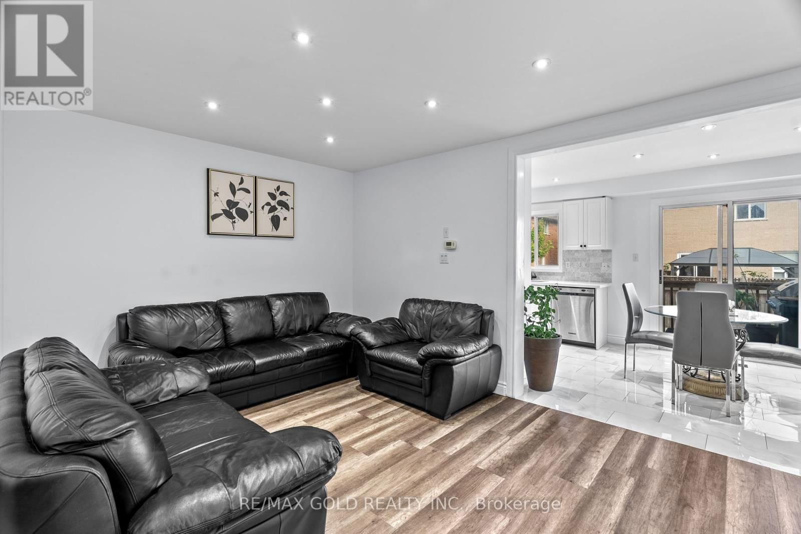 3218 CAMBERWELL DRIVE Image 22