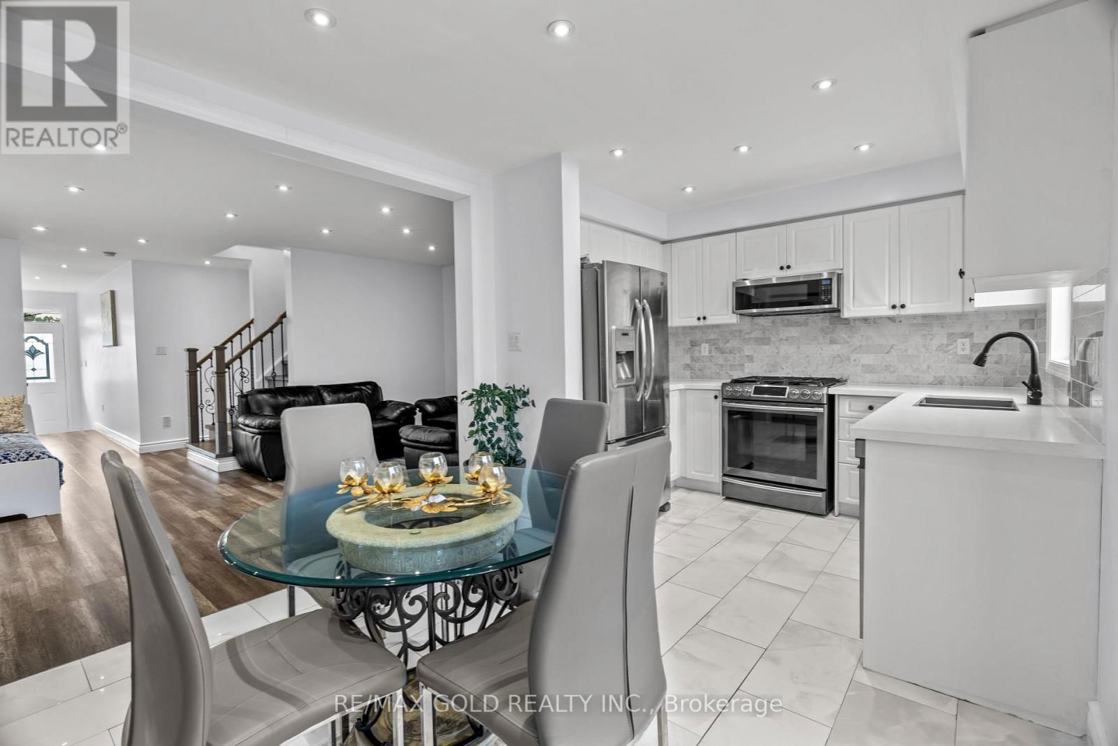 3218 CAMBERWELL DRIVE Image 25