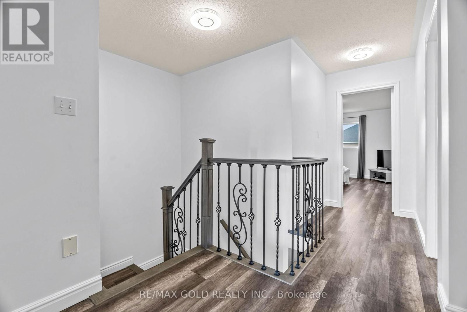 3218 CAMBERWELL DRIVE Image 27