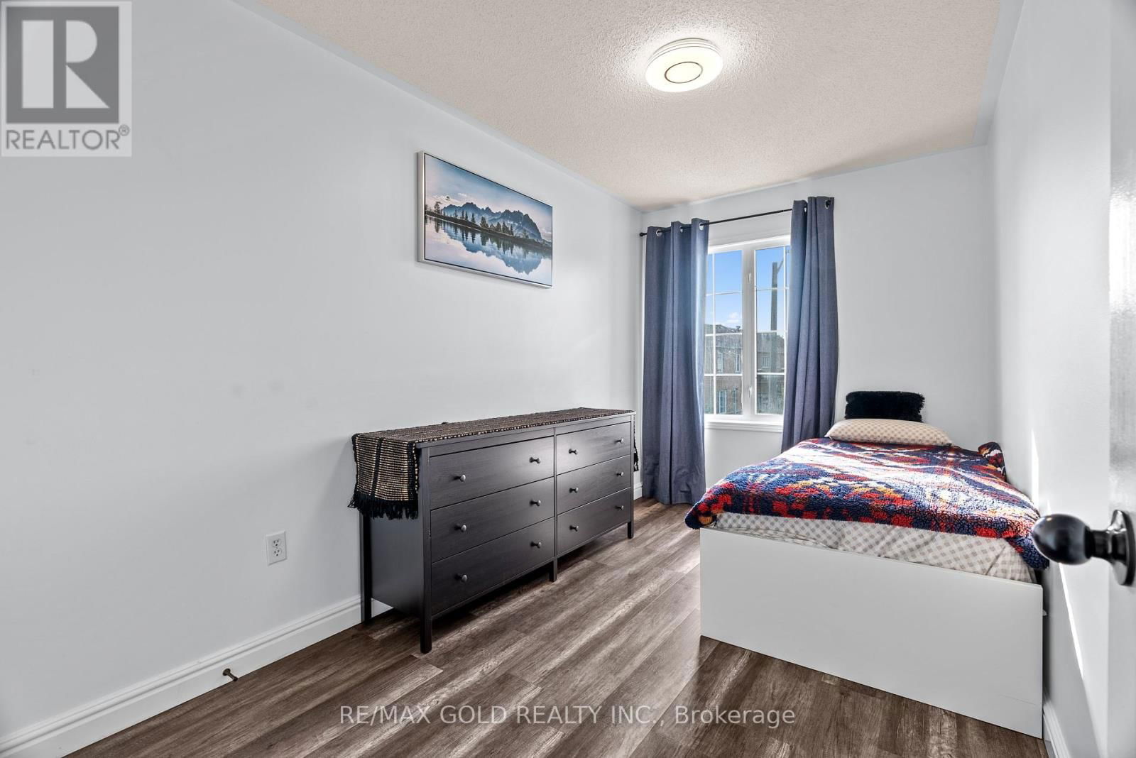 3218 CAMBERWELL DRIVE Image 28