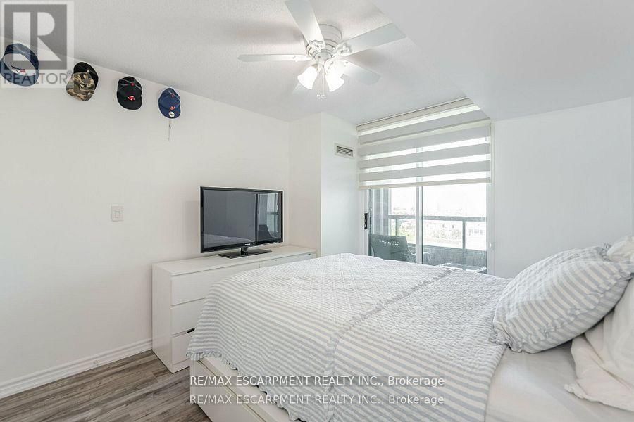 1617 - 335 RATHBURN ROAD WEST Image 15