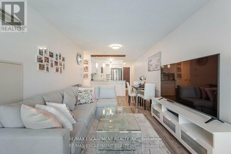 1617 - 335 RATHBURN ROAD WEST Image 6
