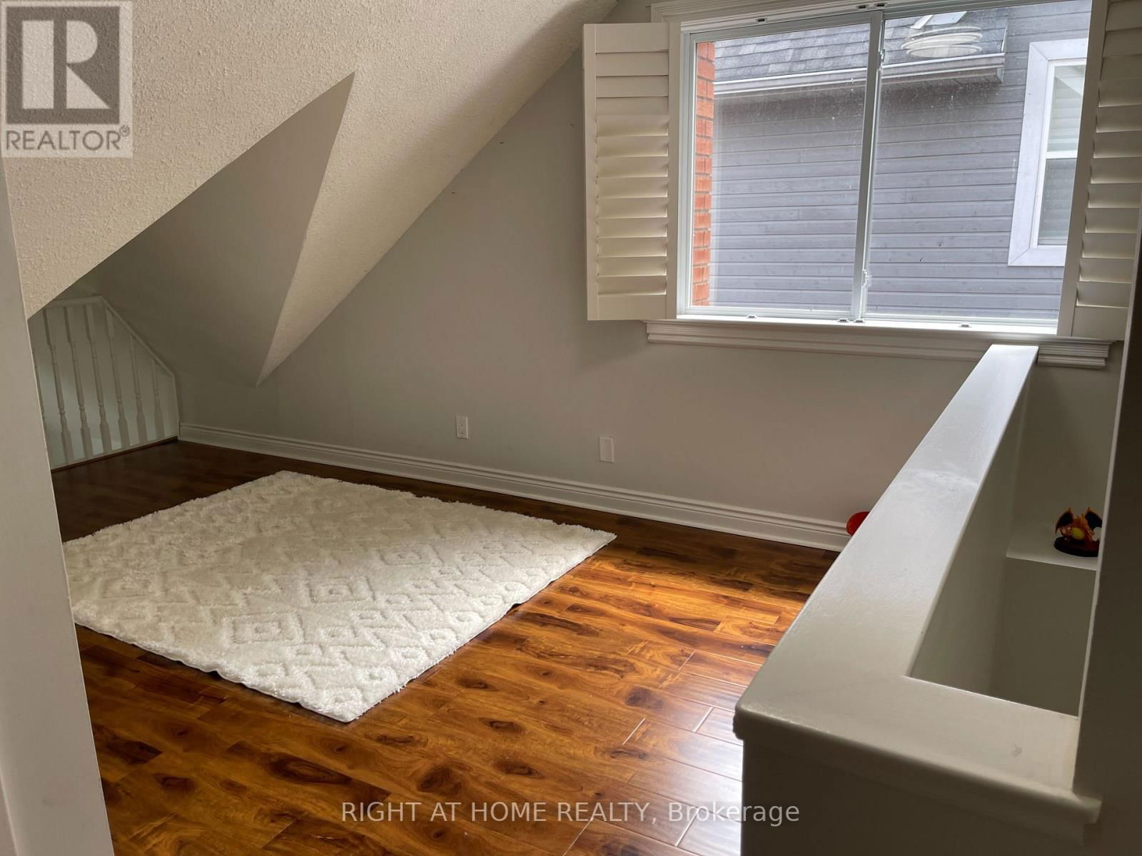 435 MAPLE AVENUE Image 11
