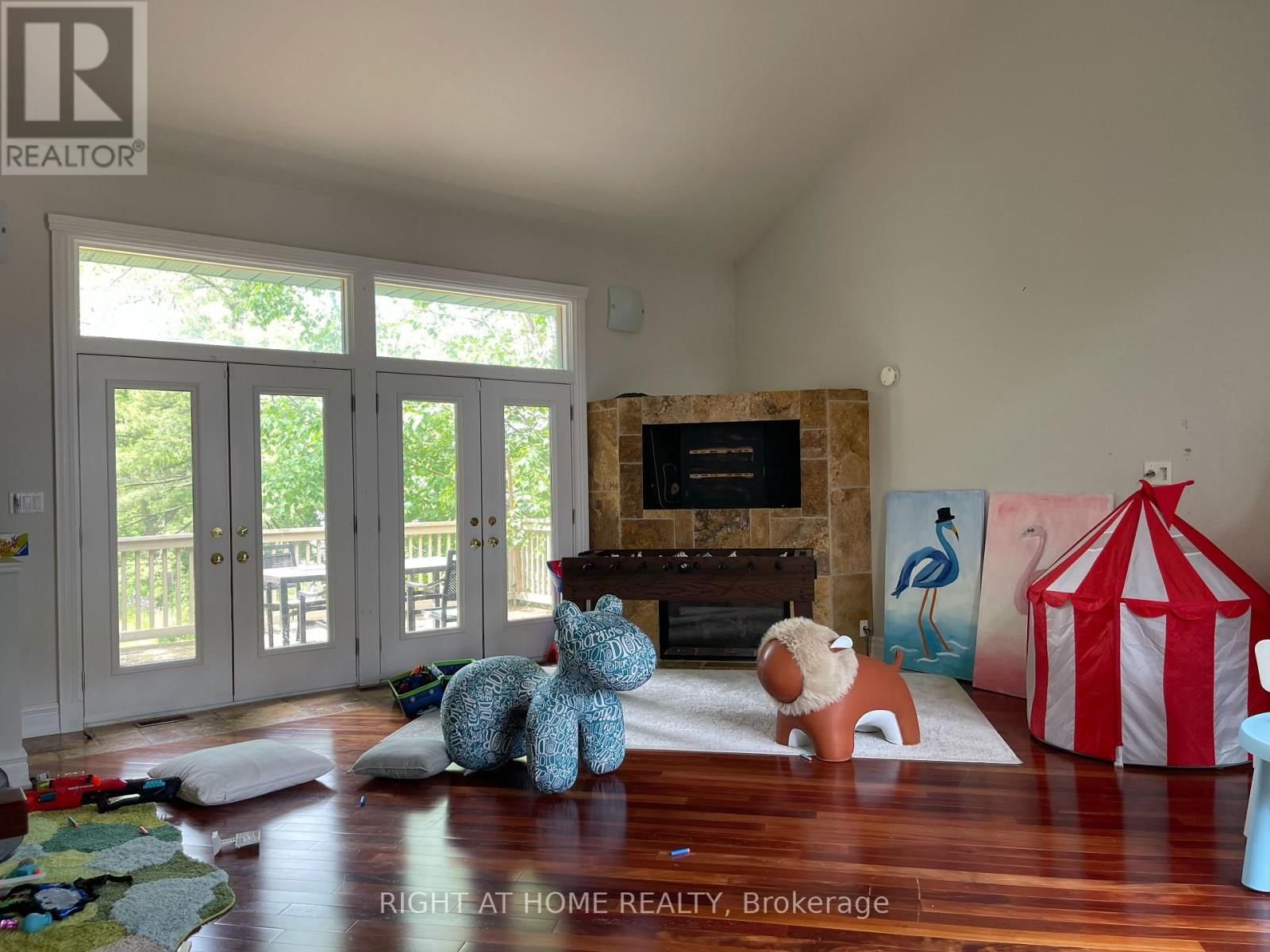 435 MAPLE AVENUE Image 2