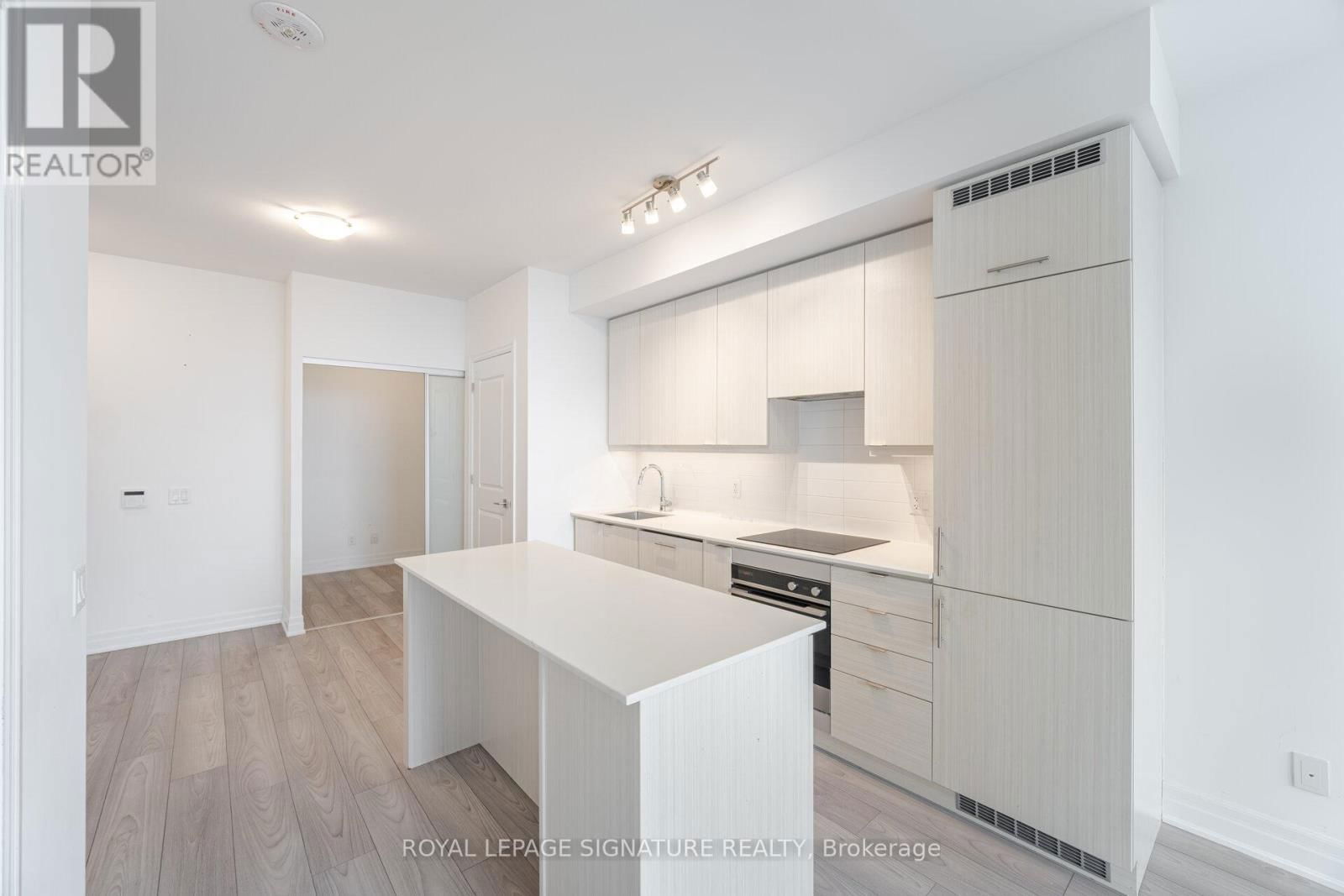 3007 - 36 ELM DRIVE Image 12