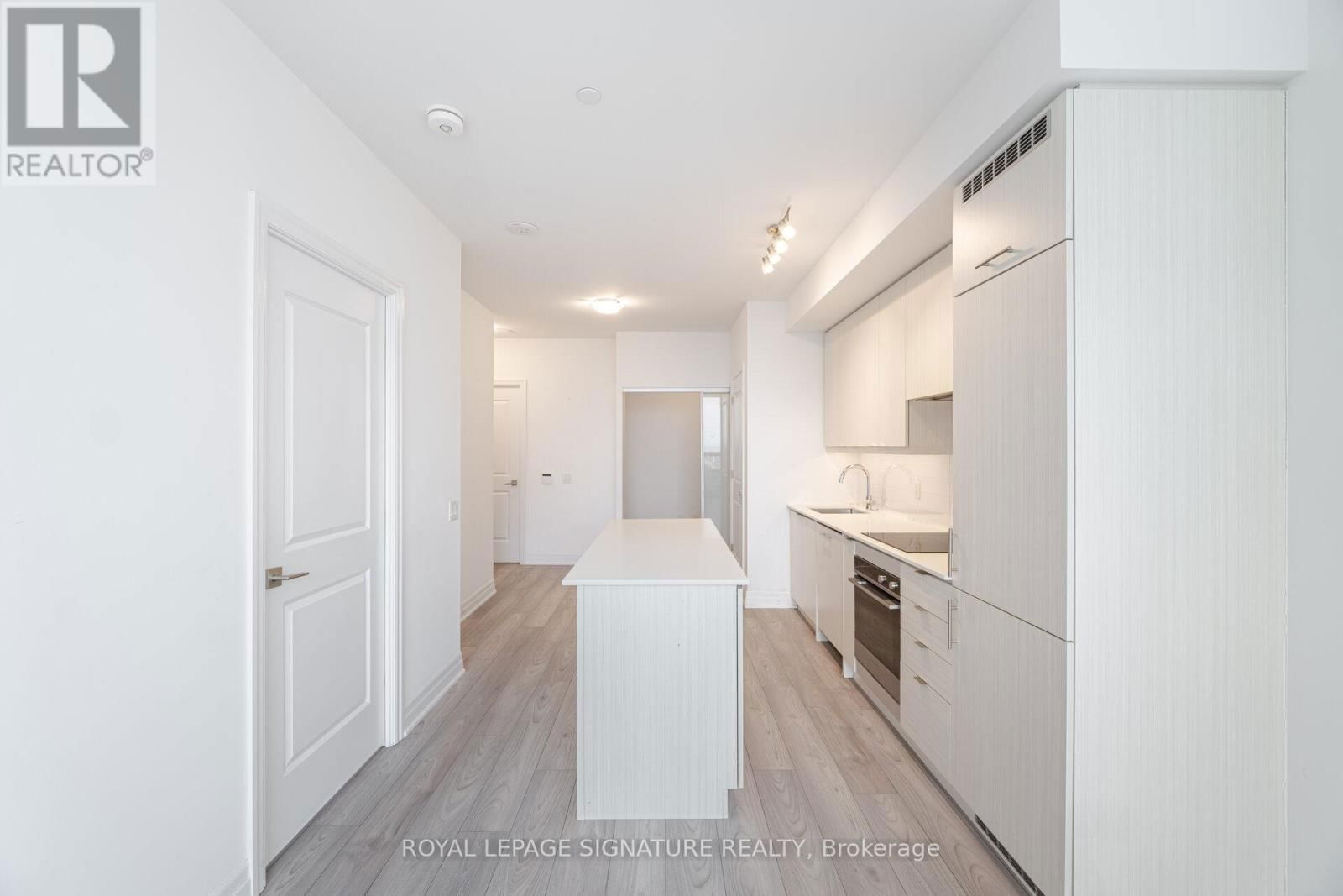 3007 - 36 ELM DRIVE Image 13