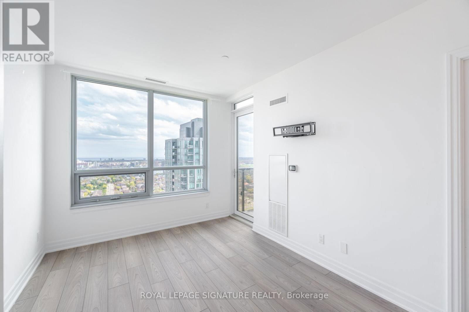 3007 - 36 ELM DRIVE Image 15
