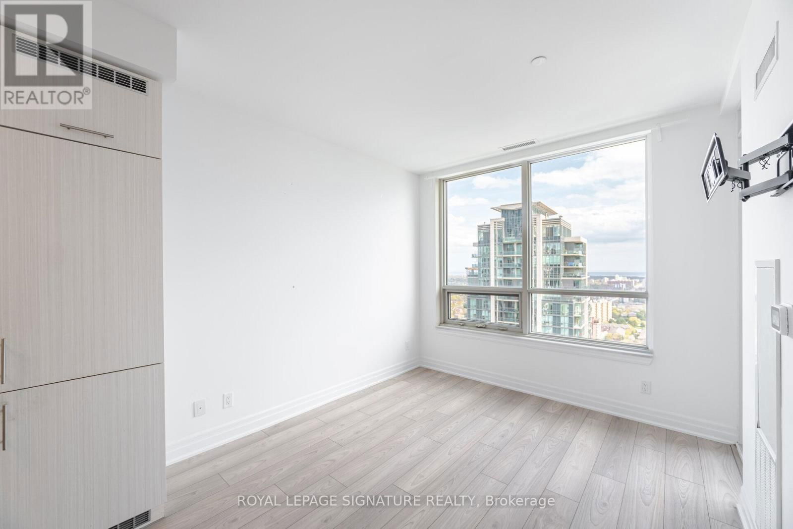 3007 - 36 ELM DRIVE Image 17