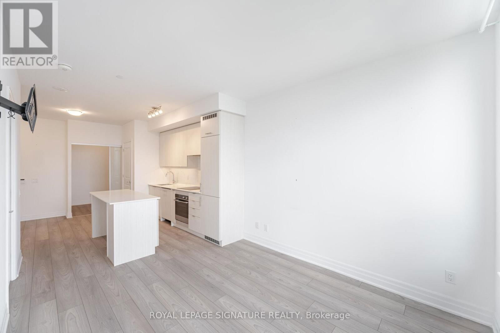 3007 - 36 ELM DRIVE Image 18
