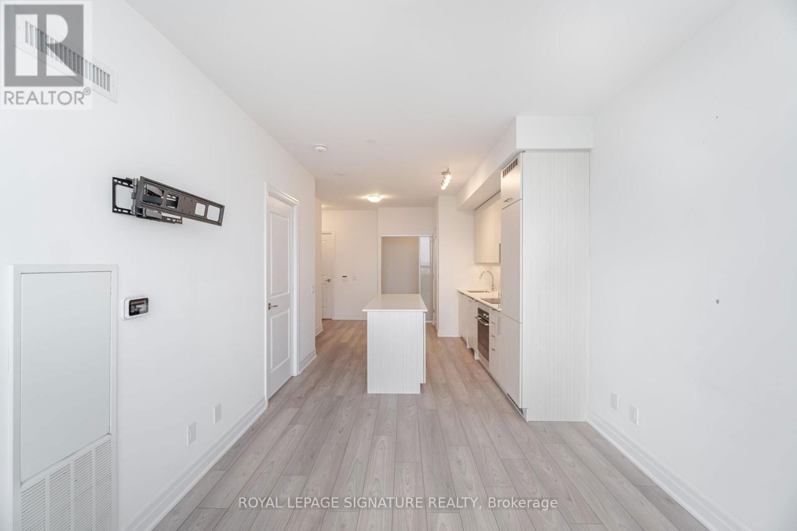 3007 - 36 ELM DRIVE Image 19