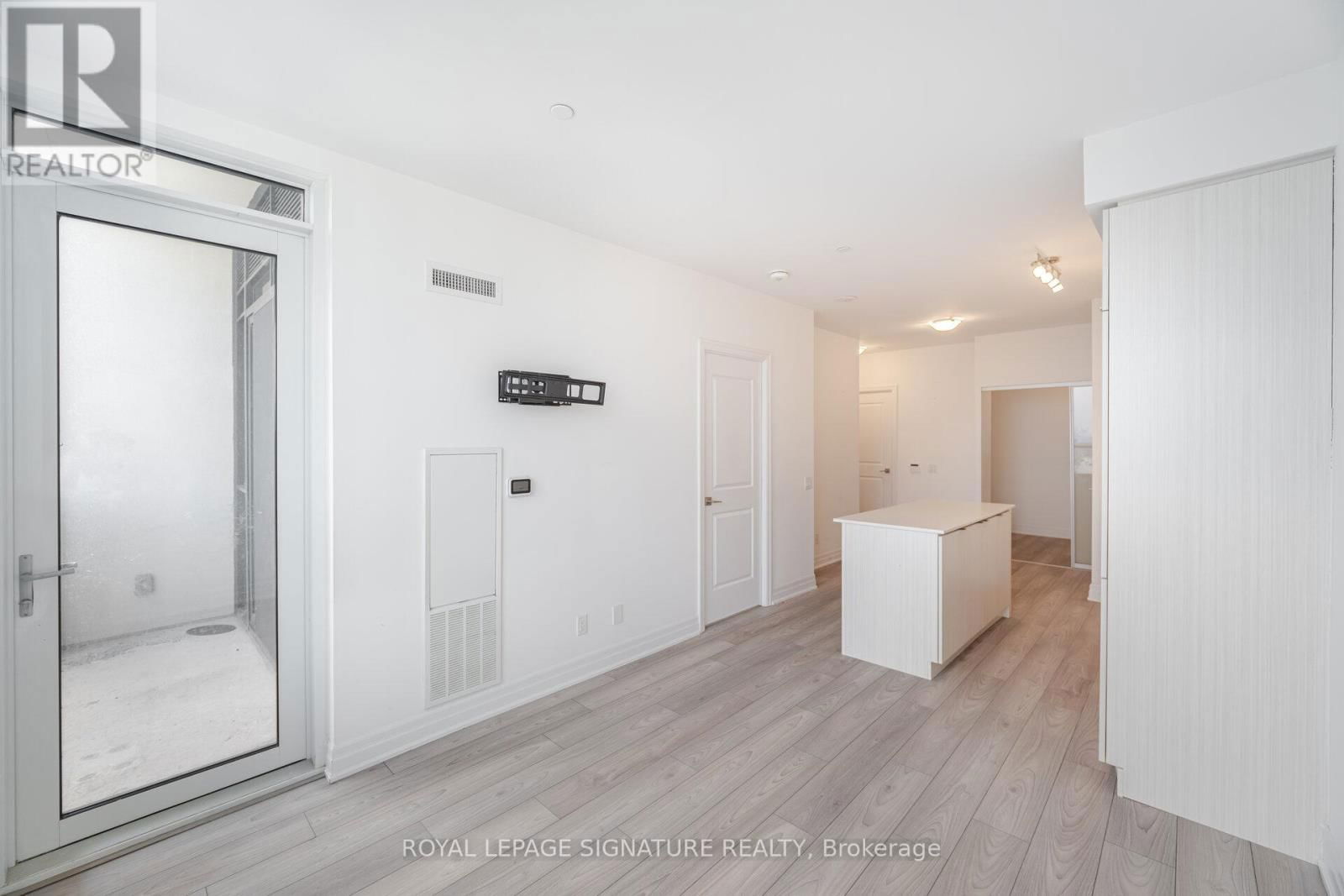 3007 - 36 ELM DRIVE Image 20