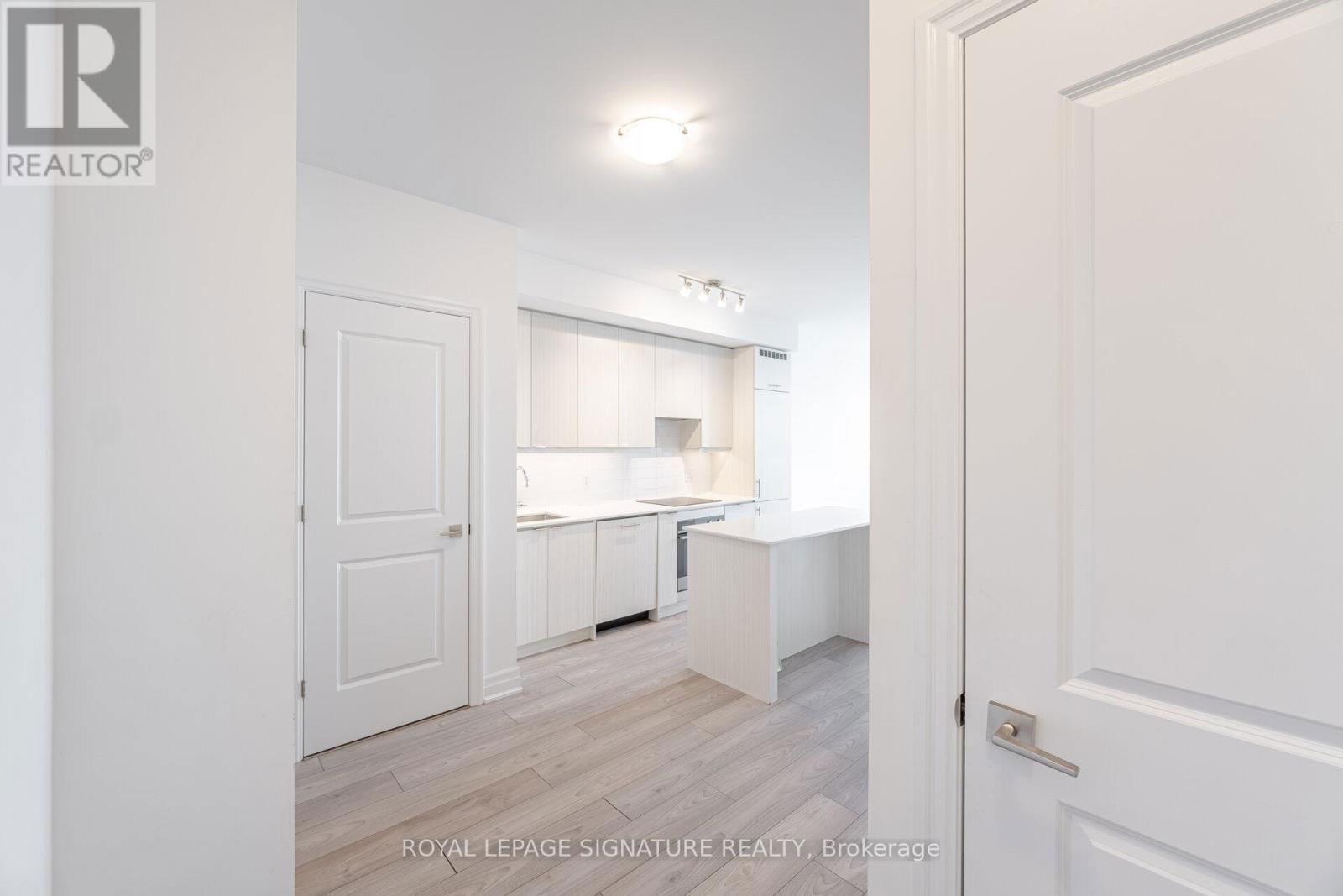 3007 - 36 ELM DRIVE Image 6