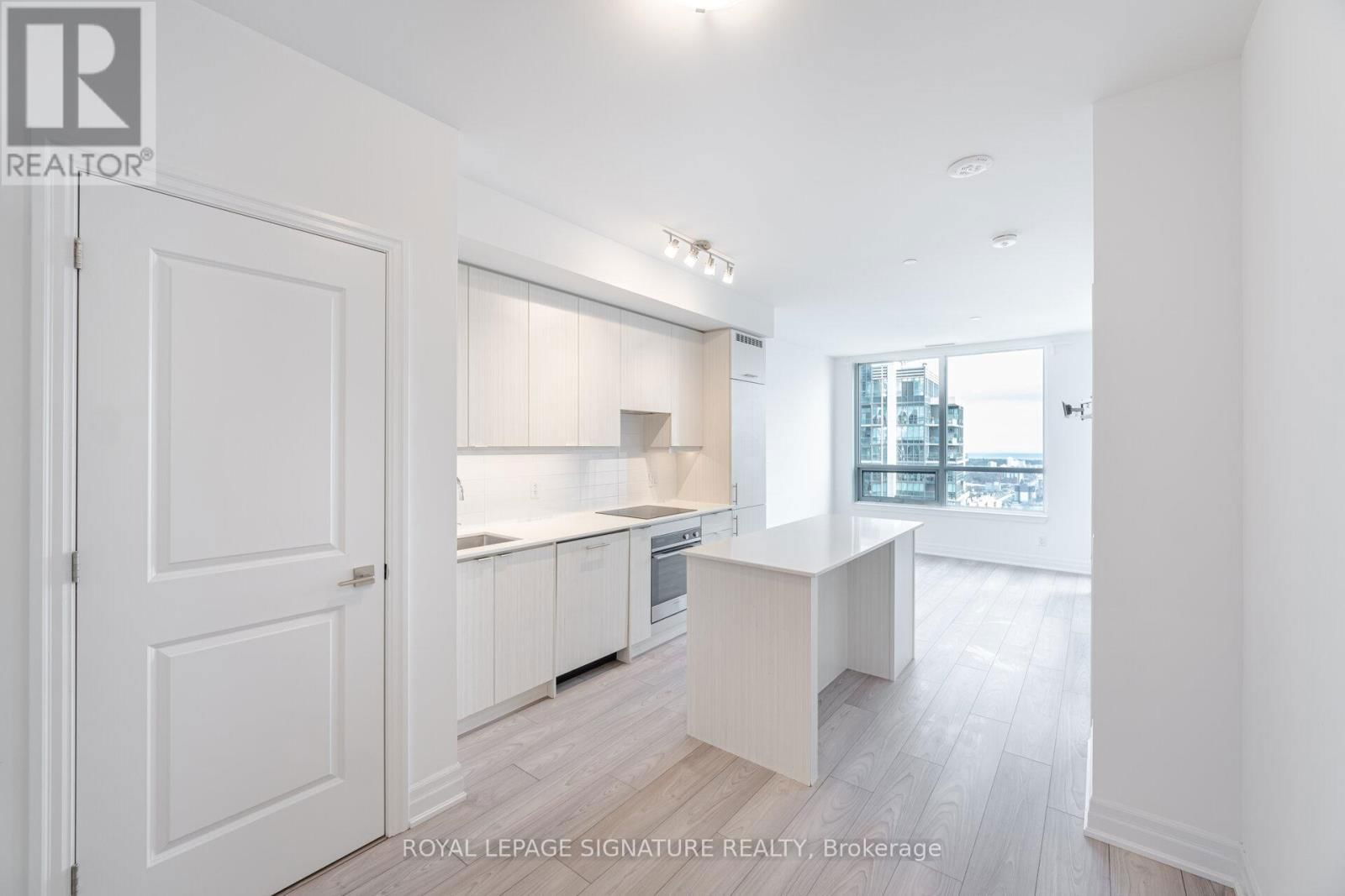 3007 - 36 ELM DRIVE Image 7