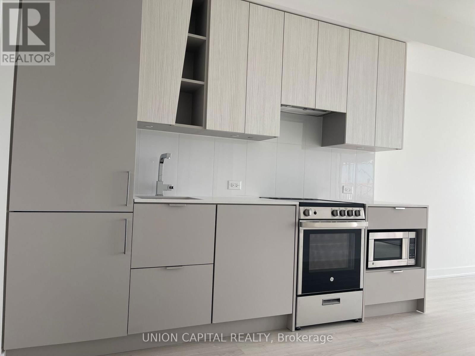 1805 - 3883 QUARTZ ROAD Image 4