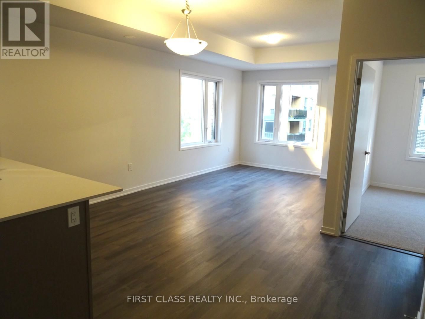 Unit 43 - 15 WILLIAM JACKSON WAY Image 5