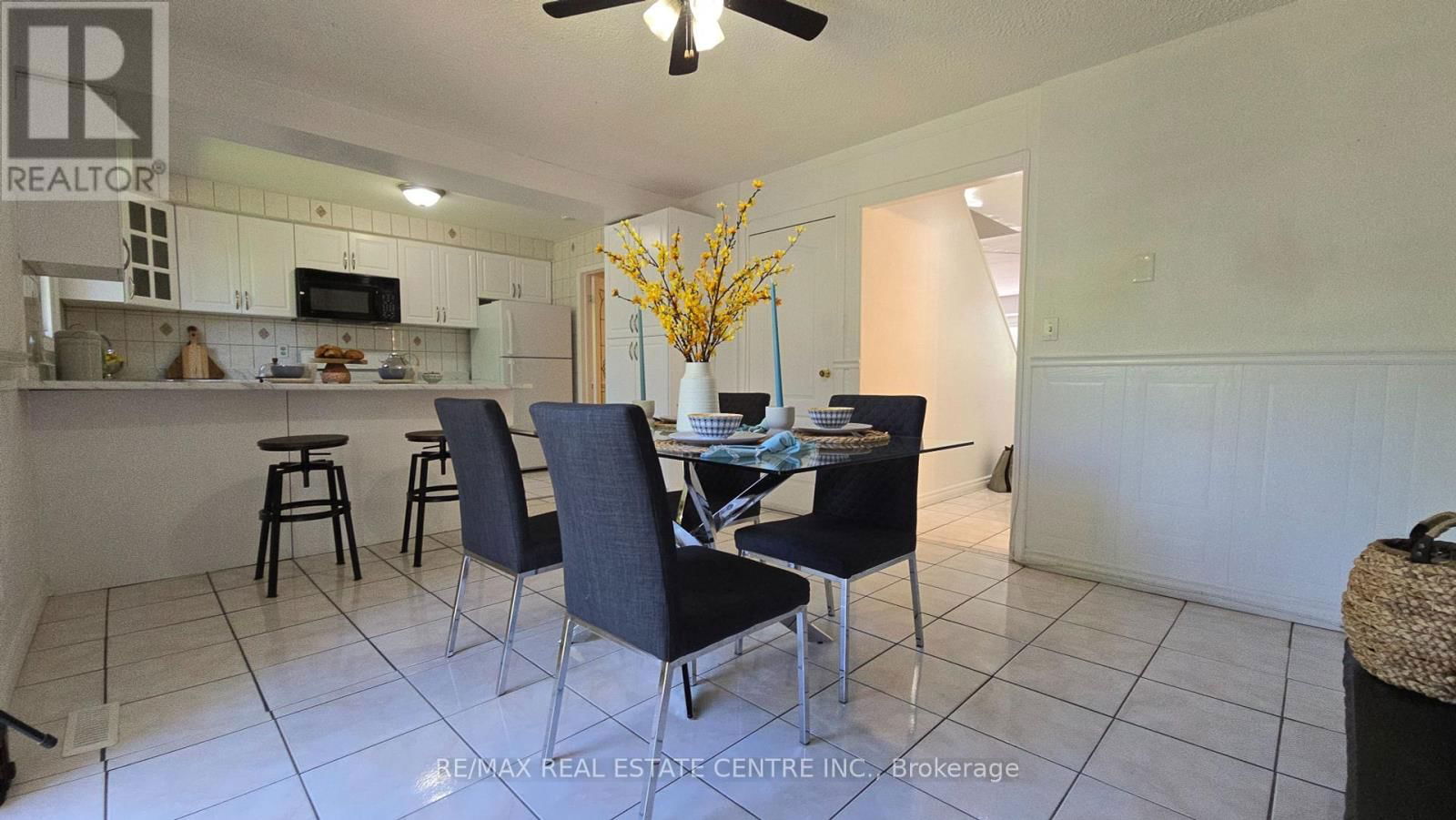 24 SALISBURY CIRCLE Image 14