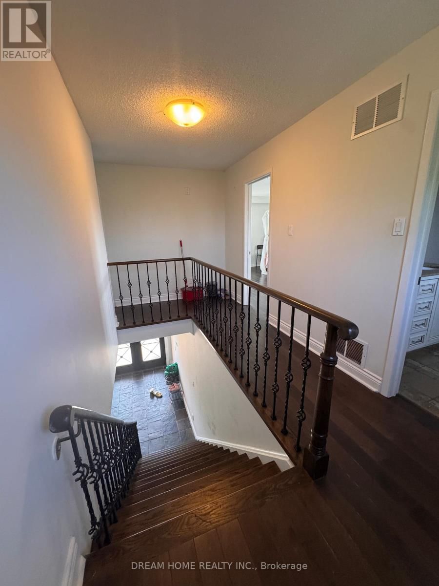 Main - 2425 CARLANNE PLACE Image 17