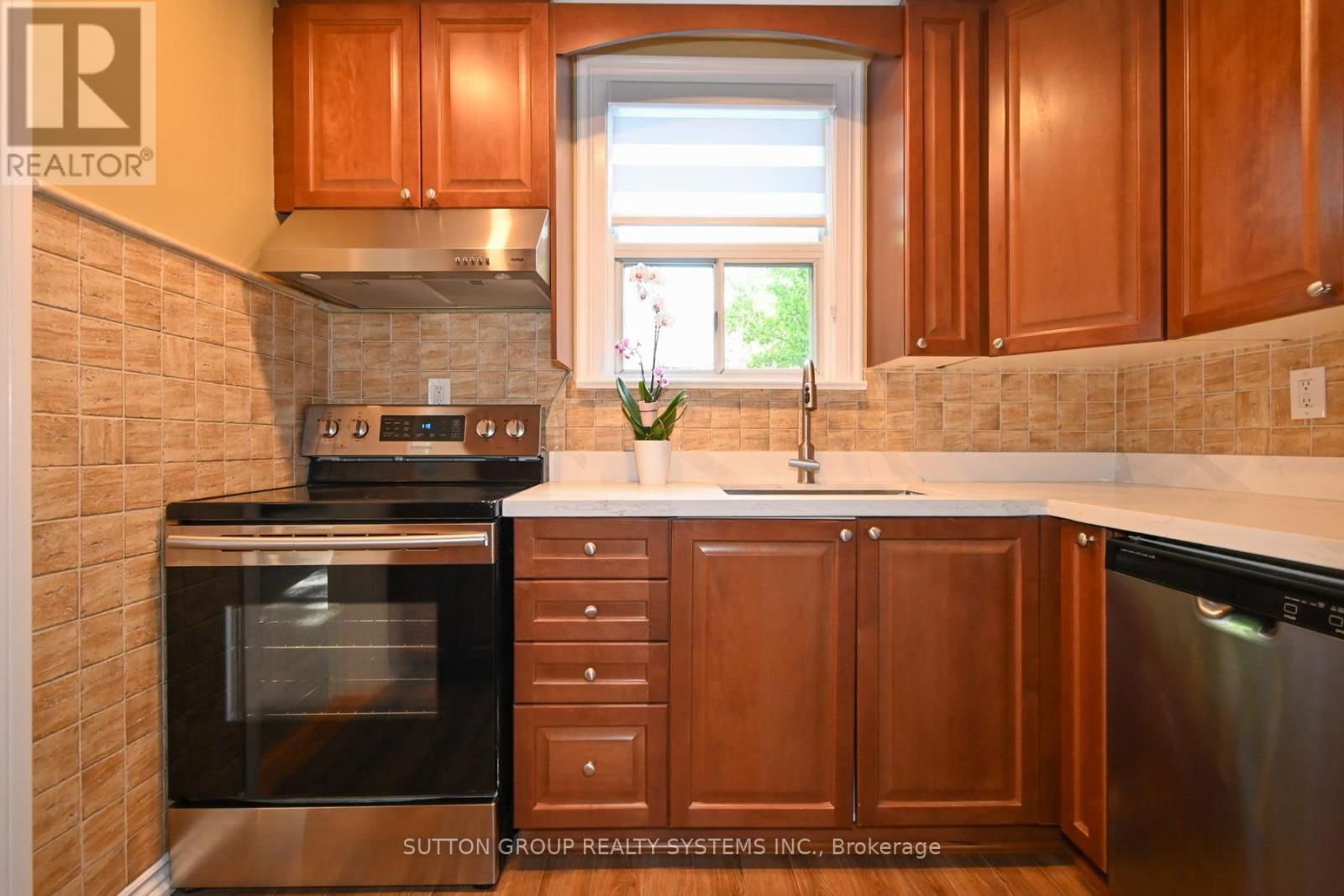 24 RUNNYMEDE ROAD Image 10