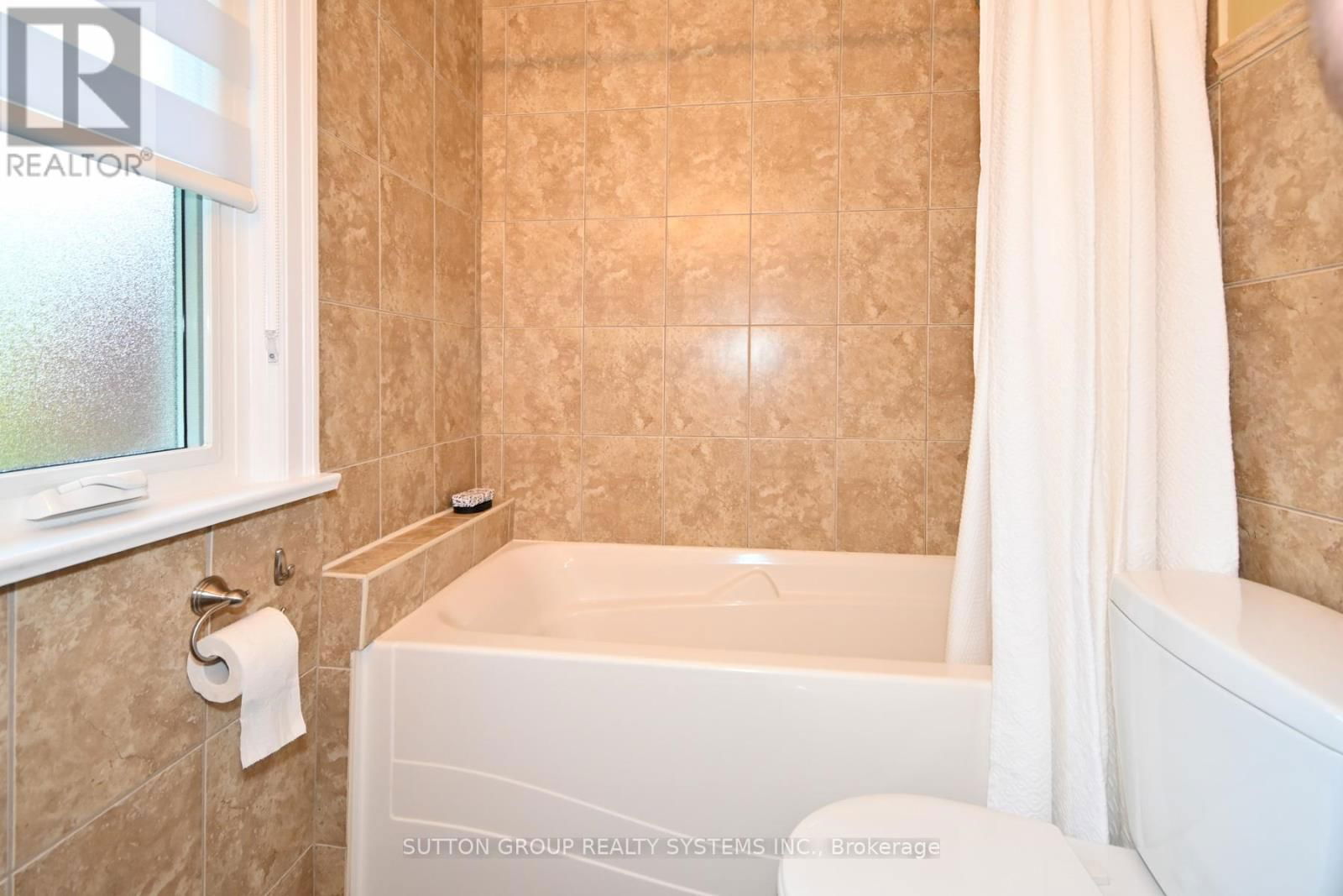 24 RUNNYMEDE ROAD Image 13