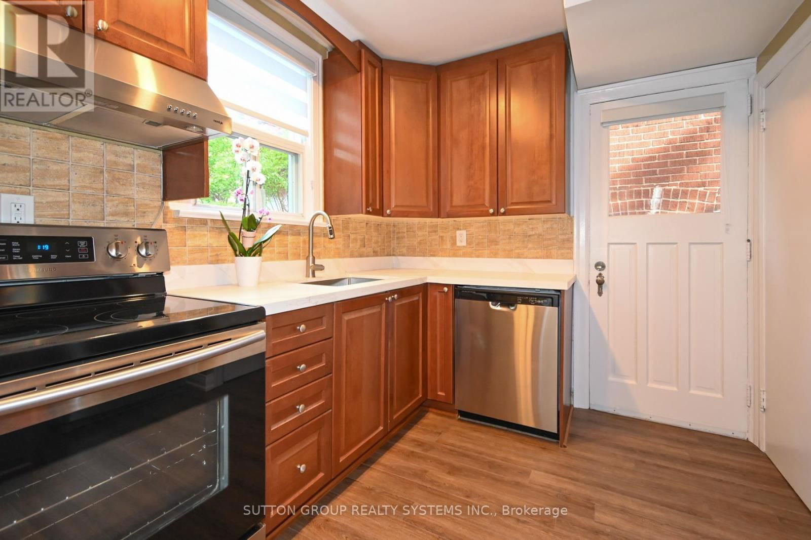 24 RUNNYMEDE ROAD Image 9