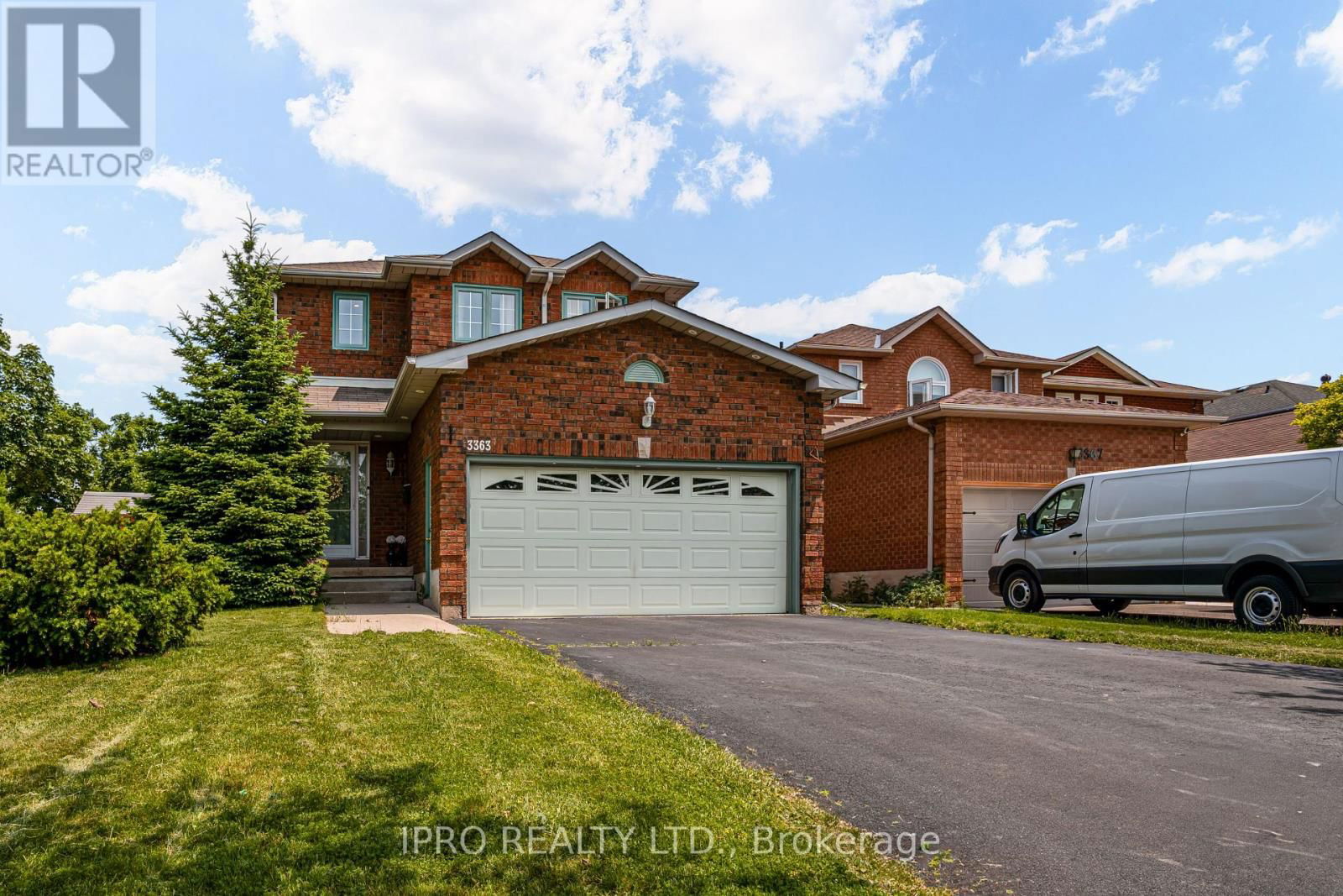 3363 COLUMBINE CRESCENT Image 1