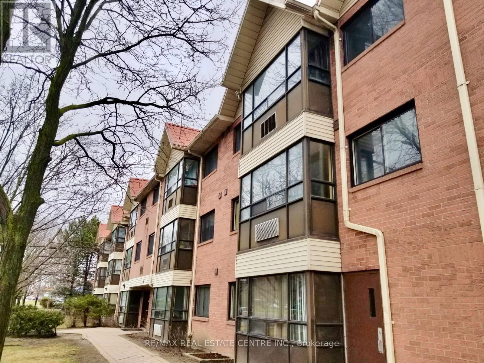 209 - 1275 CORNERBROOK PLACE Image 2