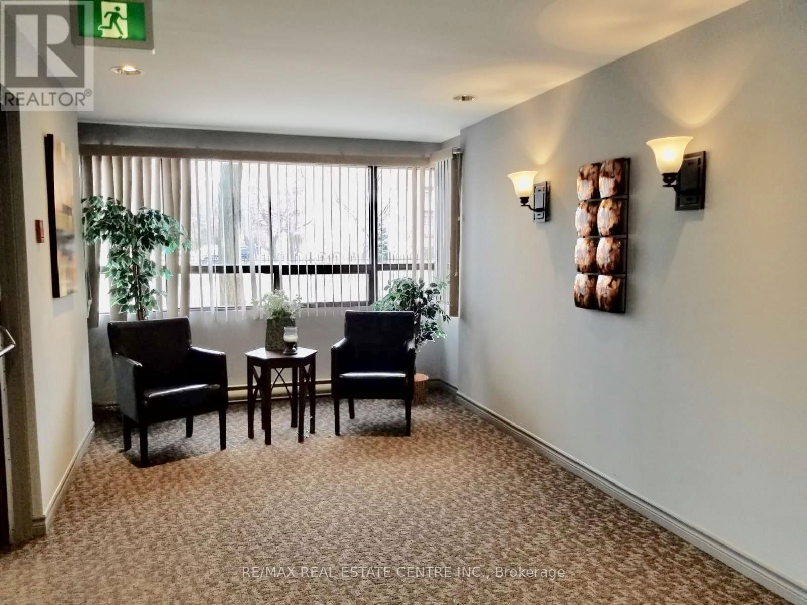 209 - 1275 CORNERBROOK PLACE Image 3