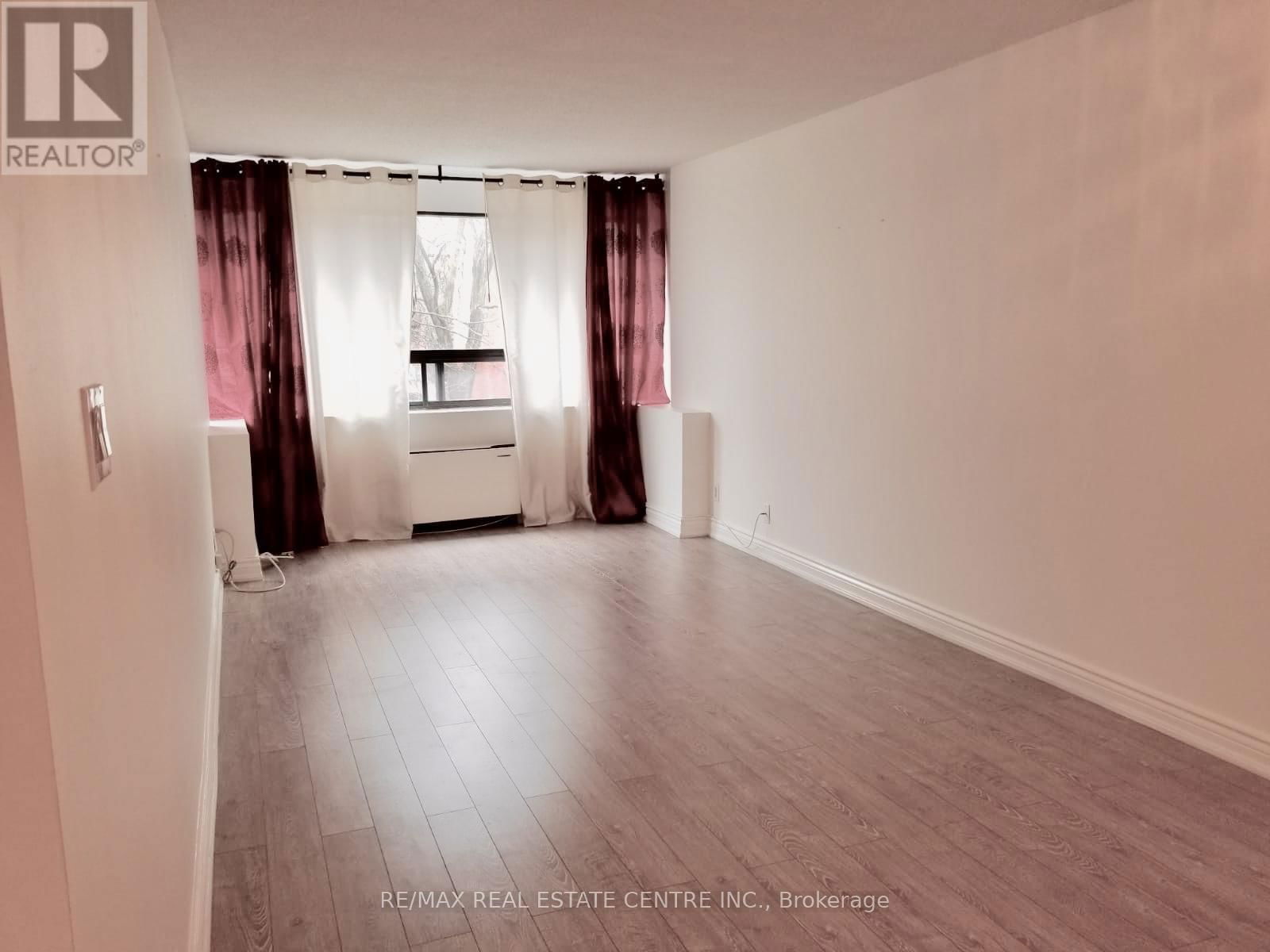 209 - 1275 CORNERBROOK PLACE Image 5