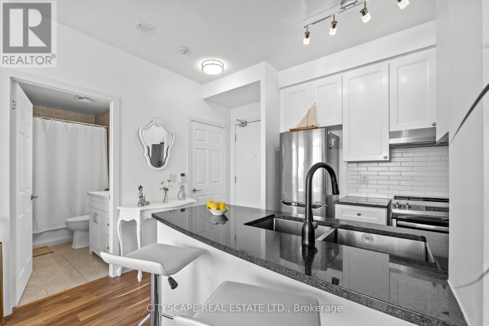 1208 - 2379 CENTRAL PARK DRIVE Image 24