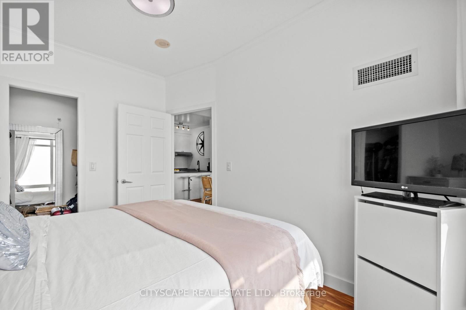 1208 - 2379 CENTRAL PARK DRIVE Image 35