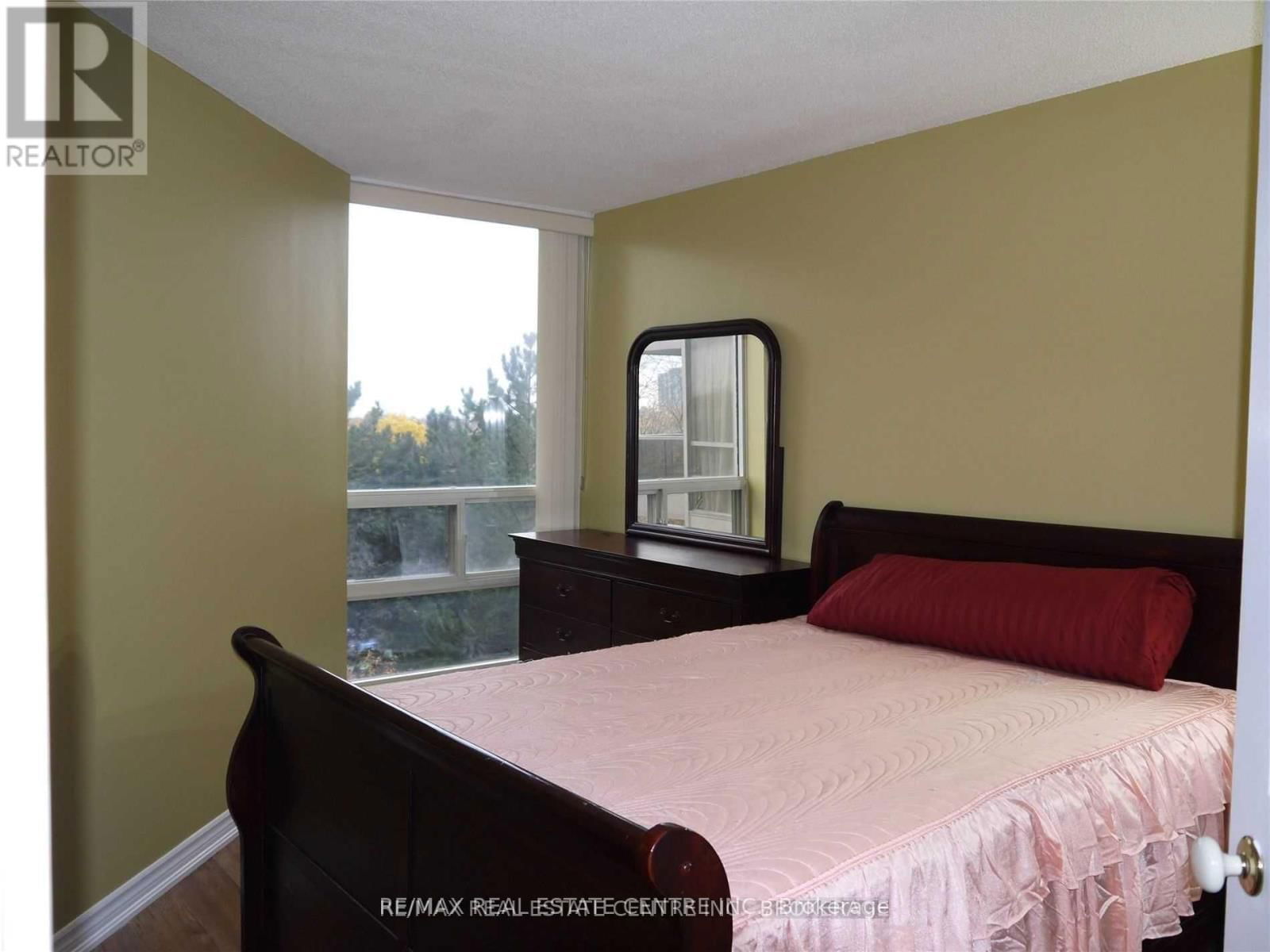 401 - 45 KINGSBRIDGE GARDEN CIRCLE Image 10