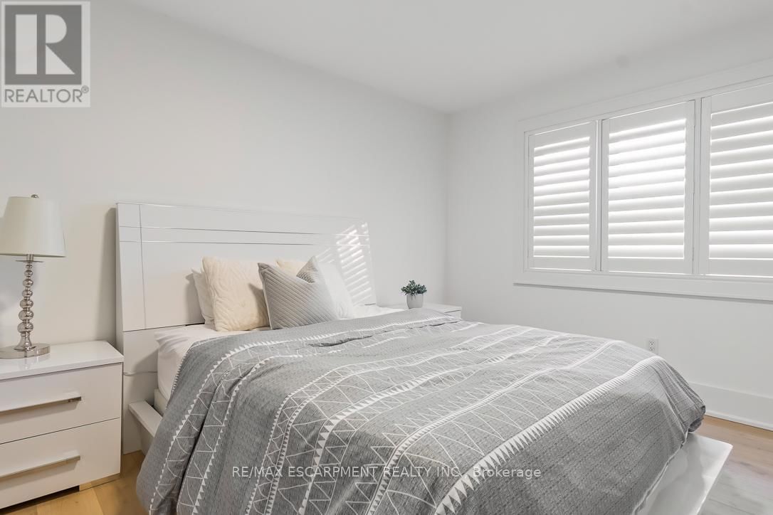 2455 BON ECHO DRIVE Image 36