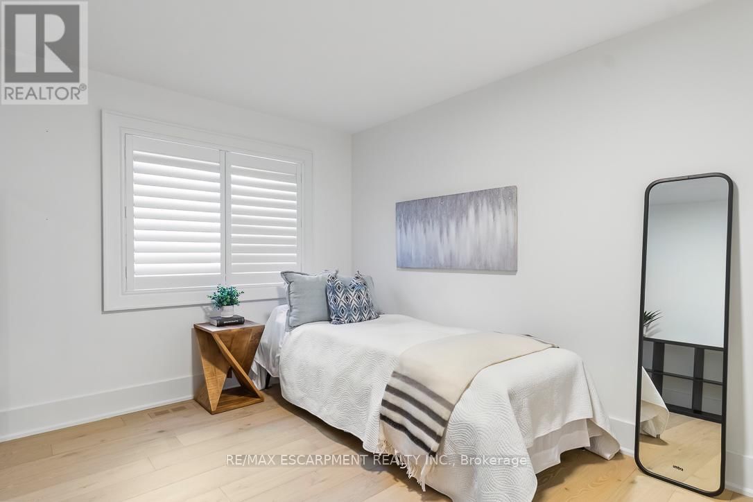 2455 BON ECHO DRIVE Image 39