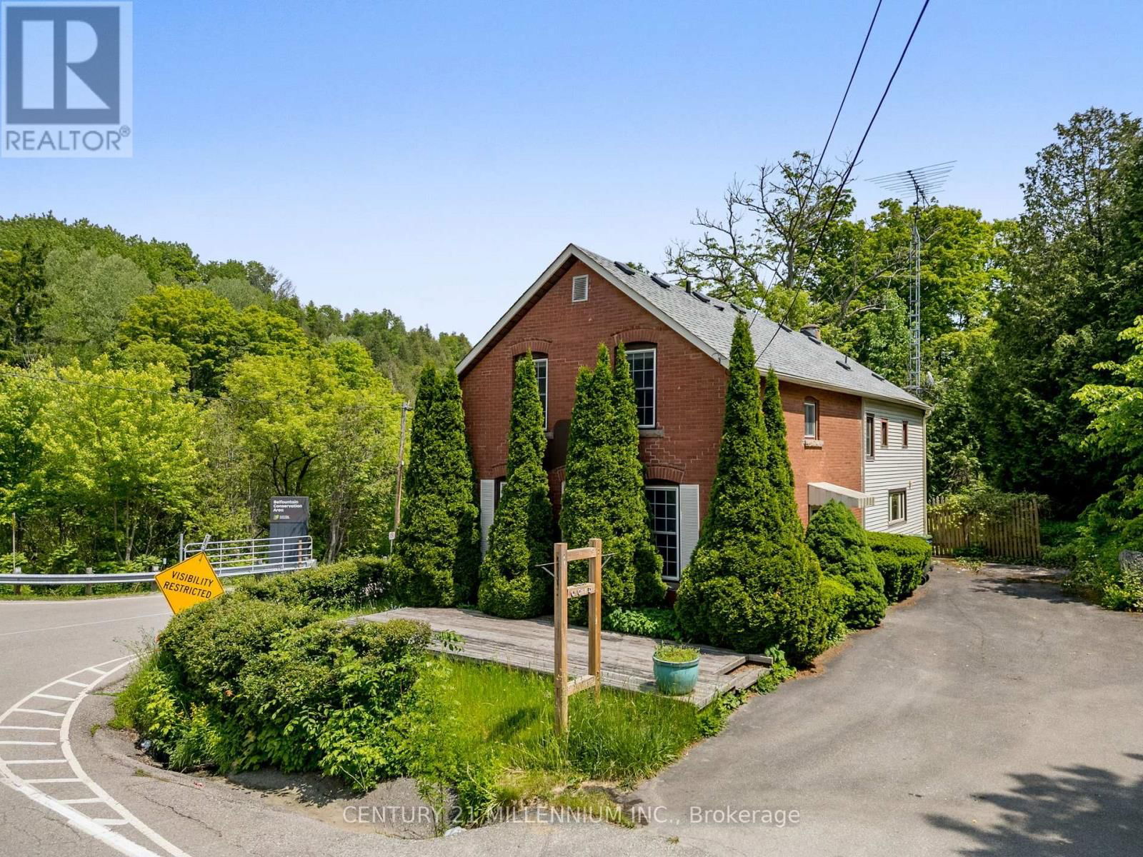 815 FORKS OF THE CREDIT ROAD Image 1