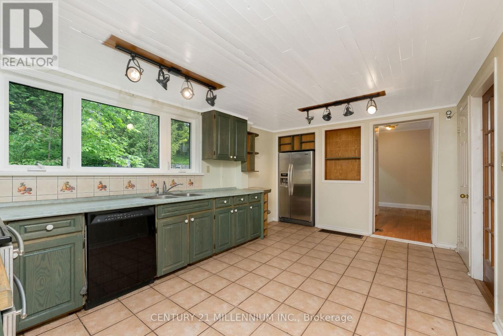 815 FORKS OF THE CREDIT ROAD Image 11