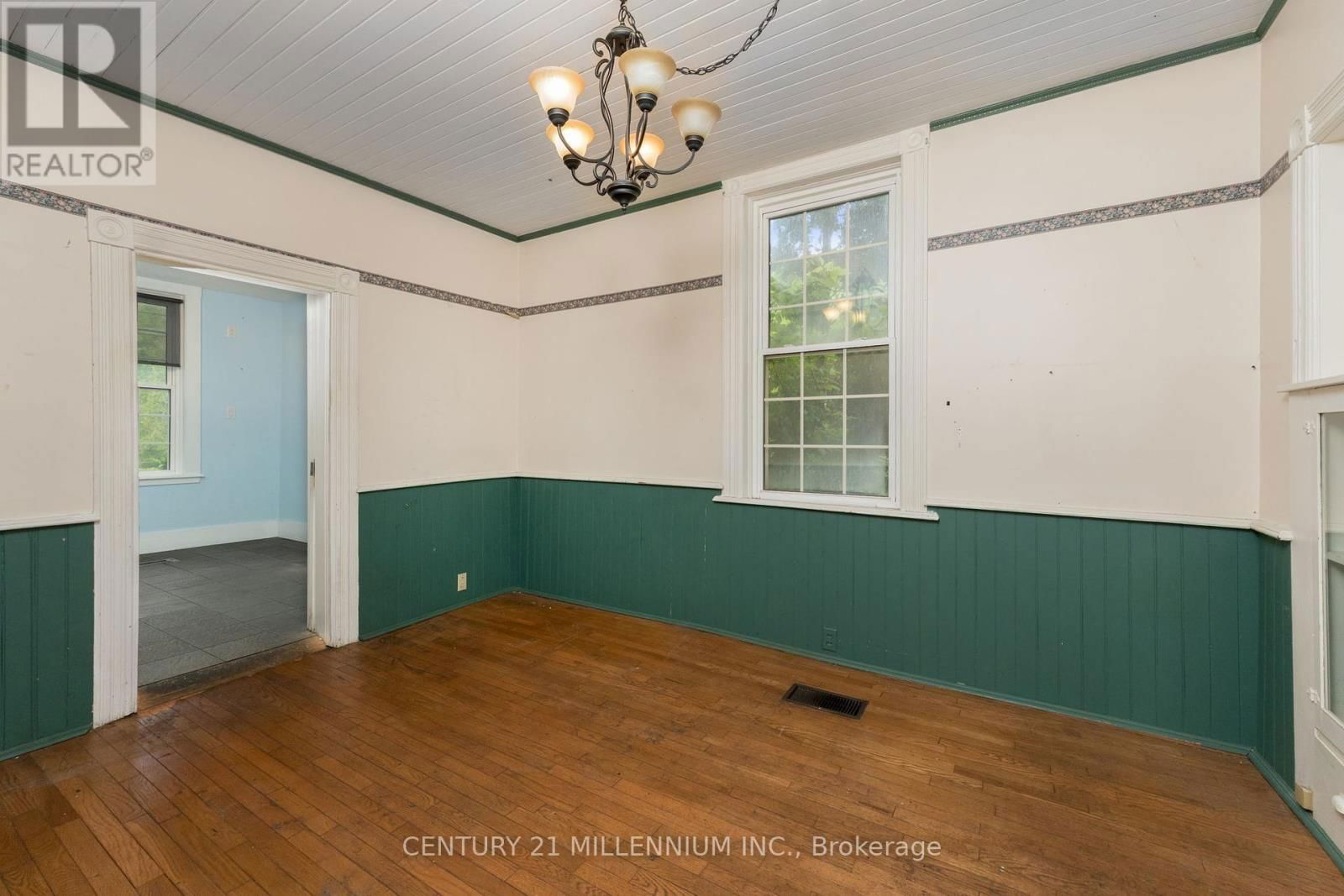 815 FORKS OF THE CREDIT ROAD Image 13